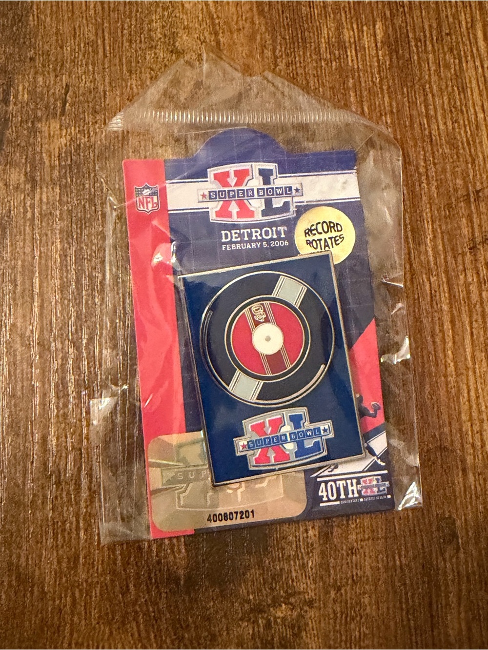 Super Bowl XL Detroit 2006 NFL Rotating Record Pin New Sealed Football